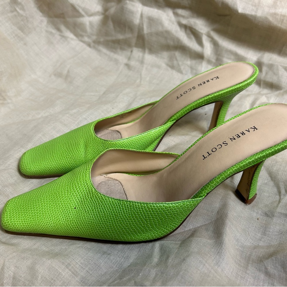 Karen Scott Lime Green Textured Heels